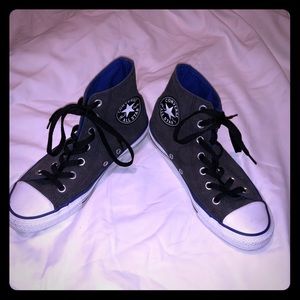 High Top Converse!! Men size 5 1/2 Women’s size 7